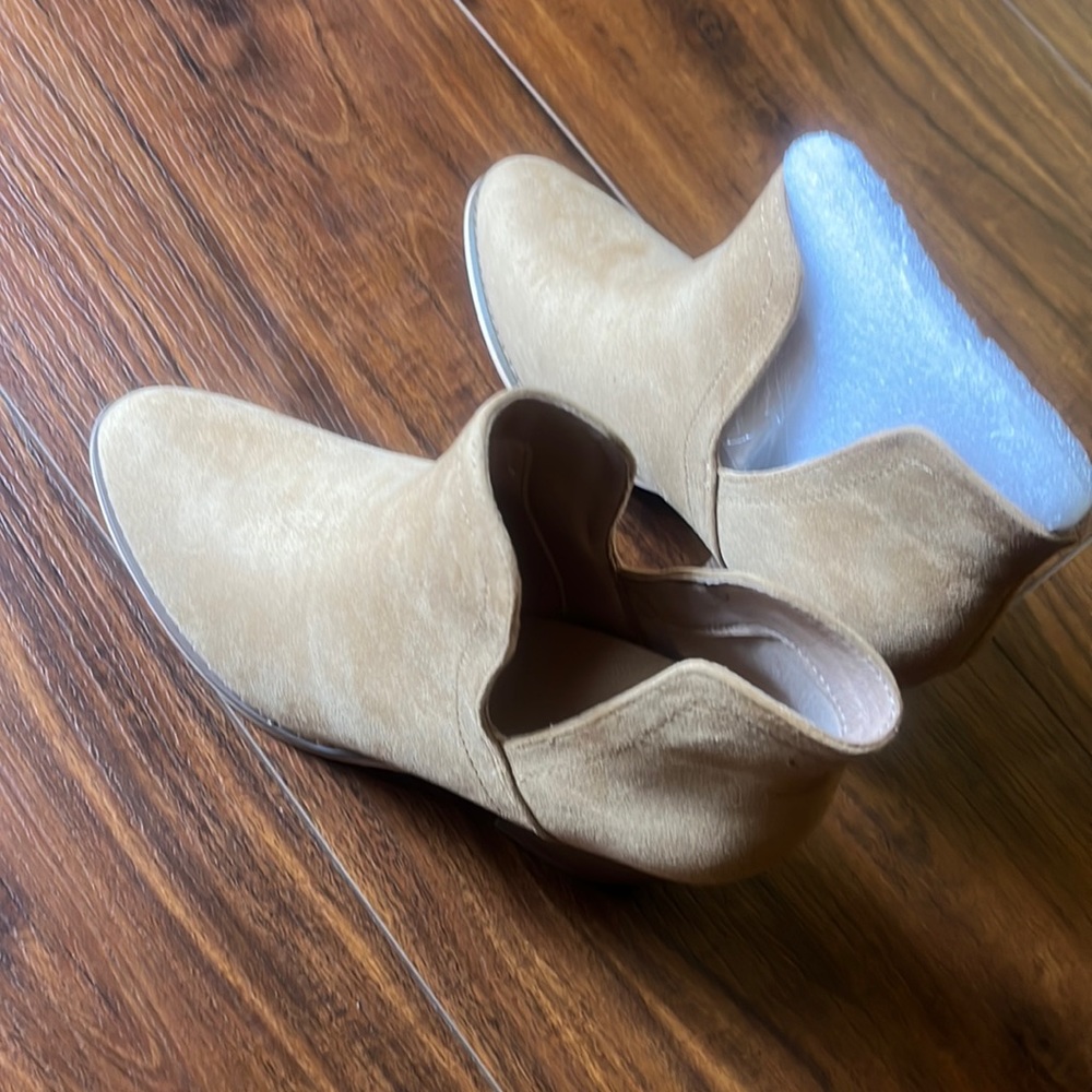 Suede brown heeled low top boots size 6